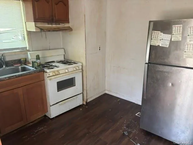 427 Doctors Path, Riverhead, NY, 3 Bedrooms Bedrooms, 5 Rooms Rooms,1 BathroomBathrooms,Residential,For Rent,Doctors,0,1024096 427 Doctors Path, Riverhead, NY, 3 Bedrooms Bedrooms, 5 Rooms Rooms,1 BathroomBathrooms,Residential,For Rent,Doctors,0,1024096