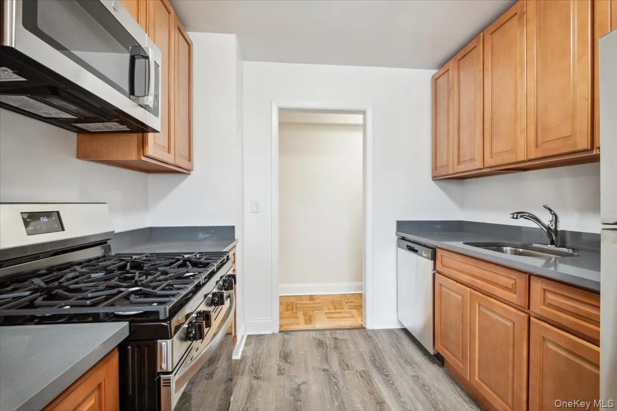 2 Washington Square, Mamaroneck, NY, 1 Bedroom Bedrooms, 3 Rooms Rooms,1 BathroomBathrooms,Residential Lease,For Rent,Washington,0,1024102 2 Washington Square, Mamaroneck, NY, 1 Bedroom Bedrooms, 3 Rooms Rooms,1 BathroomBathrooms,Residential Lease,For Rent,Washington,0,1024102