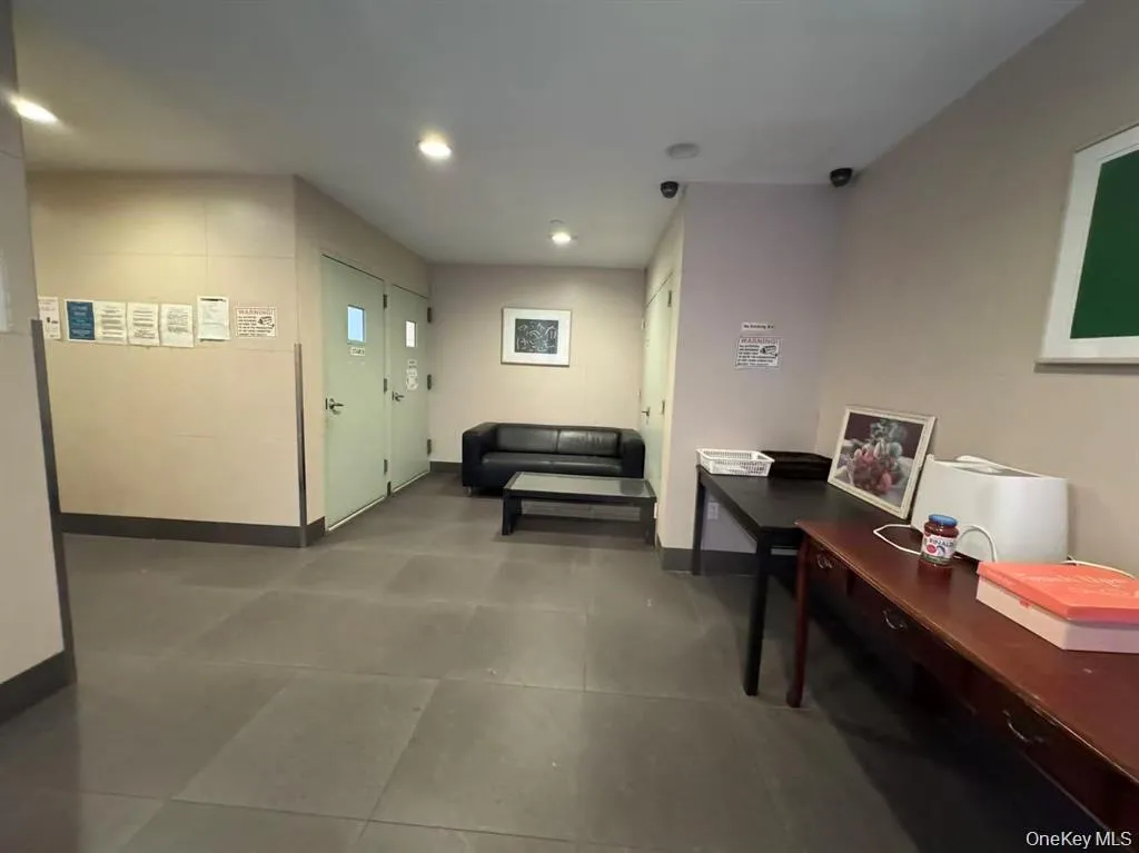 9106 Whitney Avenue, New York, NY, 1 Bedroom Bedrooms, 3 Rooms Rooms,1 BathroomBathrooms,Residential,For Rent,Whitney,0,1024105 9106 Whitney Avenue, New York, NY, 1 Bedroom Bedrooms, 3 Rooms Rooms,1 BathroomBathrooms,Residential,For Rent,Whitney,0,1024105