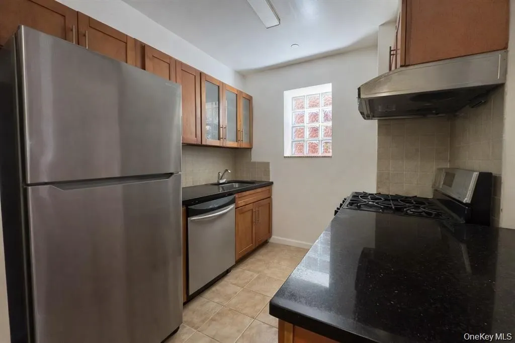 9106 Whitney Avenue, New York, NY, 1 Bedroom Bedrooms, 3 Rooms Rooms,1 BathroomBathrooms,Residential,For Rent,Whitney,0,1024105 9106 Whitney Avenue, New York, NY, 1 Bedroom Bedrooms, 3 Rooms Rooms,1 BathroomBathrooms,Residential,For Rent,Whitney,0,1024105