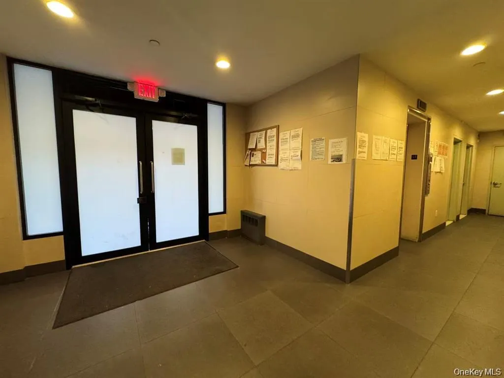 9106 Whitney Avenue, New York, NY, 1 Bedroom Bedrooms, 3 Rooms Rooms,1 BathroomBathrooms,Residential,For Rent,Whitney,0,1024105 9106 Whitney Avenue, New York, NY, 1 Bedroom Bedrooms, 3 Rooms Rooms,1 BathroomBathrooms,Residential,For Rent,Whitney,0,1024105