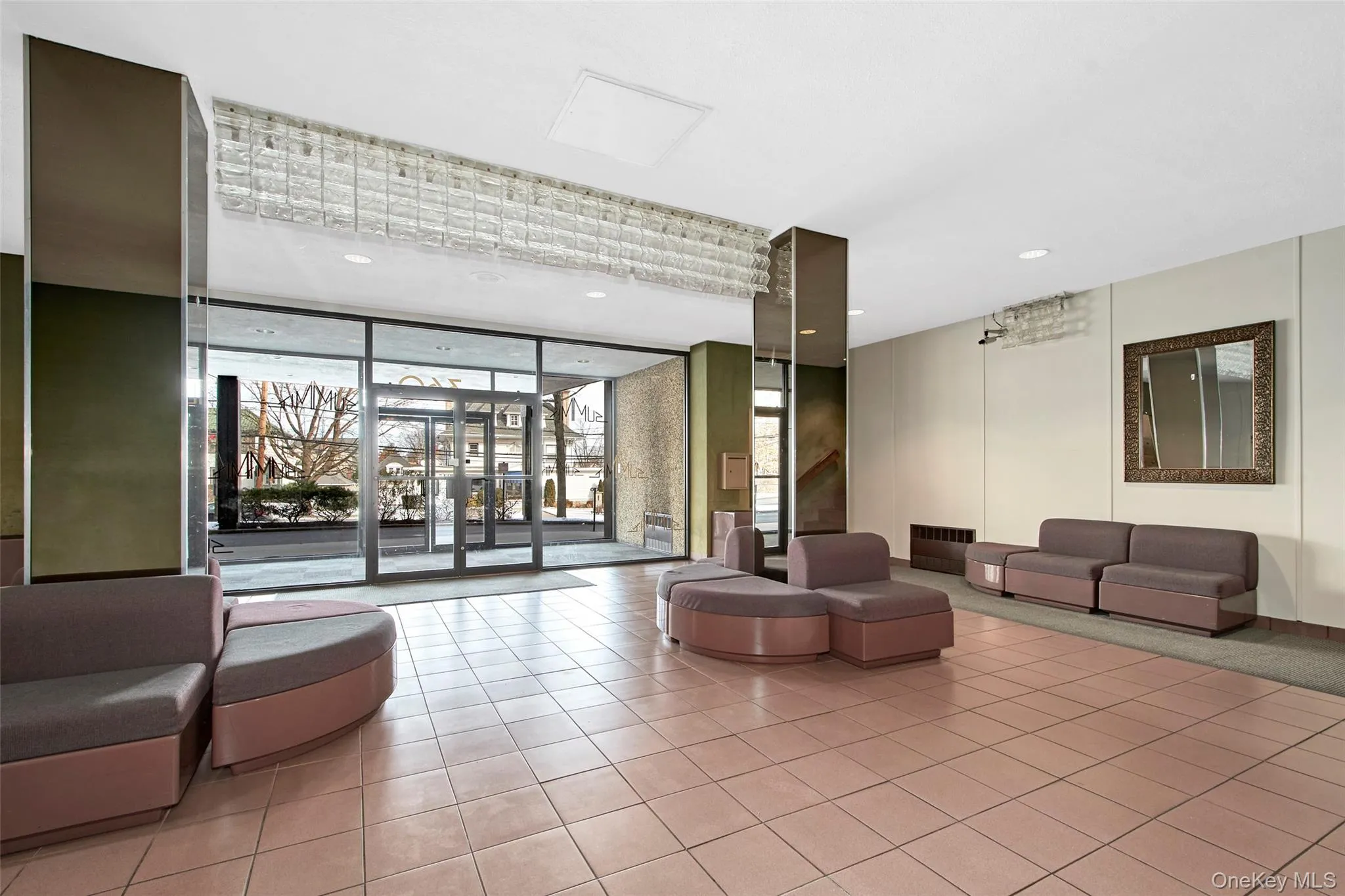 Building’s entry foyer. Building’s entry foyer.