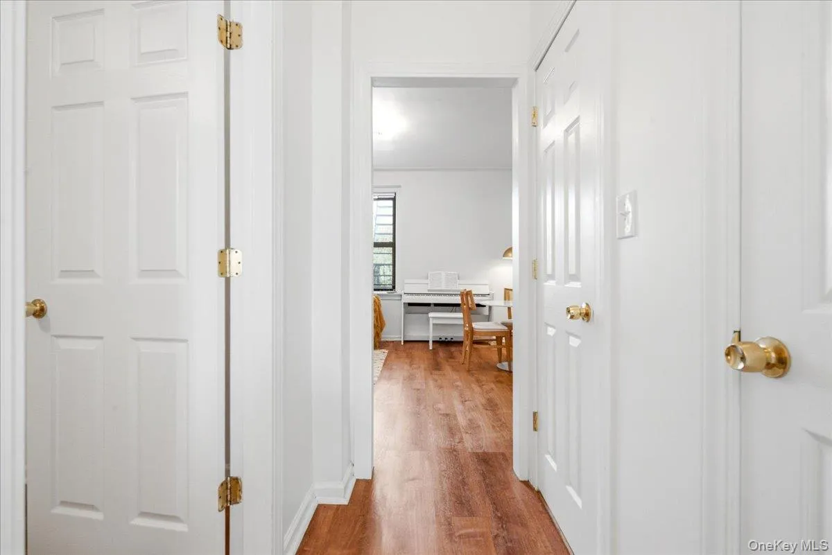 62-64 Saunders Street, New York, NY, 1 Bedroom Bedrooms, 4 Rooms Rooms,1 BathroomBathrooms,Residential Lease,For Rent,Saunders,0,1024111 62-64 Saunders Street, New York, NY, 1 Bedroom Bedrooms, 4 Rooms Rooms,1 BathroomBathrooms,Residential Lease,For Rent,Saunders,0,1024111