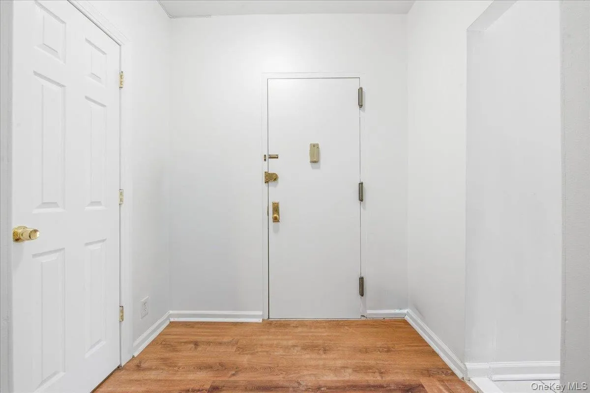 62-64 Saunders Street, New York, NY, 1 Bedroom Bedrooms, 4 Rooms Rooms,1 BathroomBathrooms,Residential Lease,For Rent,Saunders,0,1024111 62-64 Saunders Street, New York, NY, 1 Bedroom Bedrooms, 4 Rooms Rooms,1 BathroomBathrooms,Residential Lease,For Rent,Saunders,0,1024111