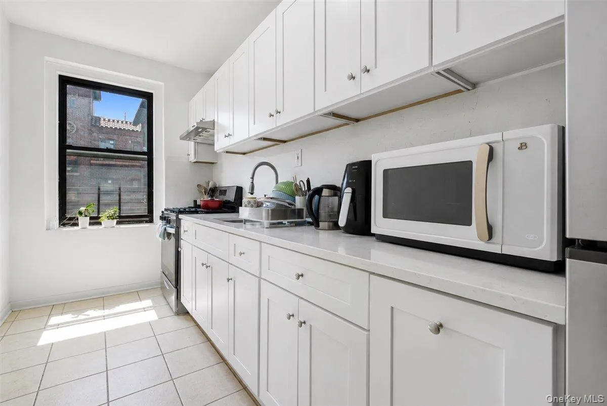 62-64 Saunders Street, New York, NY, 1 Bedroom Bedrooms, 4 Rooms Rooms,1 BathroomBathrooms,Residential Lease,For Rent,Saunders,0,1024111 62-64 Saunders Street, New York, NY, 1 Bedroom Bedrooms, 4 Rooms Rooms,1 BathroomBathrooms,Residential Lease,For Rent,Saunders,0,1024111