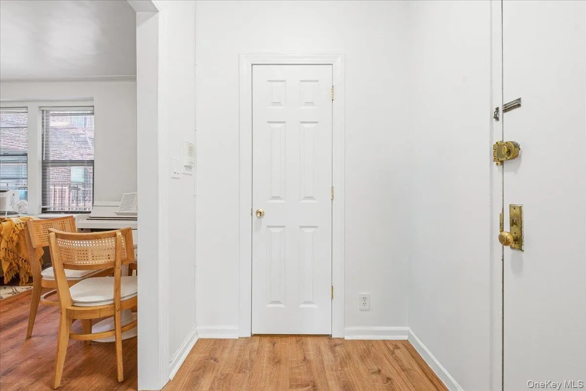 62-64 Saunders Street, New York, NY, 1 Bedroom Bedrooms, 4 Rooms Rooms,1 BathroomBathrooms,Residential Lease,For Rent,Saunders,0,1024111 62-64 Saunders Street, New York, NY, 1 Bedroom Bedrooms, 4 Rooms Rooms,1 BathroomBathrooms,Residential Lease,For Rent,Saunders,0,1024111