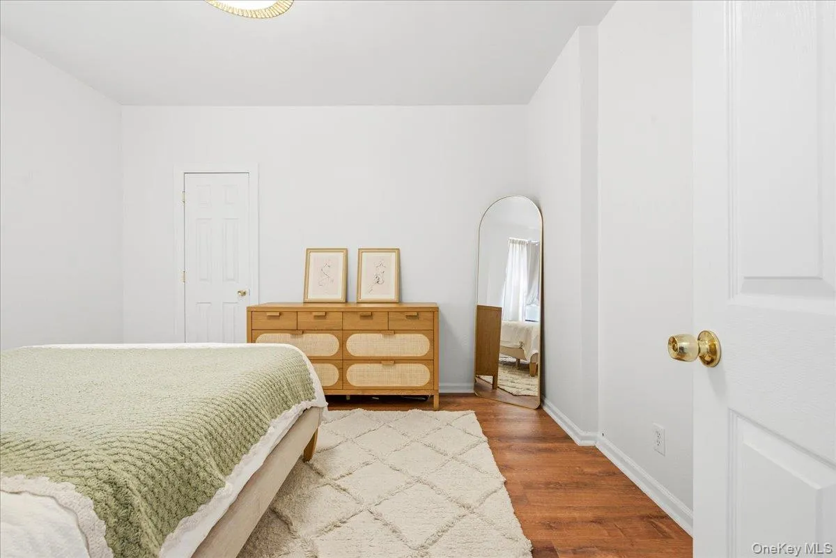62-64 Saunders Street, New York, NY, 1 Bedroom Bedrooms, 4 Rooms Rooms,1 BathroomBathrooms,Residential Lease,For Rent,Saunders,0,1024111 62-64 Saunders Street, New York, NY, 1 Bedroom Bedrooms, 4 Rooms Rooms,1 BathroomBathrooms,Residential Lease,For Rent,Saunders,0,1024111
