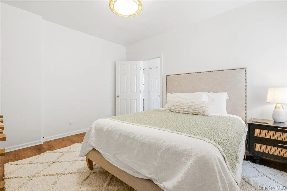 62-64 Saunders Street, New York, NY, 1 Bedroom Bedrooms, 4 Rooms Rooms,1 BathroomBathrooms,Residential Lease,For Rent,Saunders,0,1024111 62-64 Saunders Street, New York, NY, 1 Bedroom Bedrooms, 4 Rooms Rooms,1 BathroomBathrooms,Residential Lease,For Rent,Saunders,0,1024111