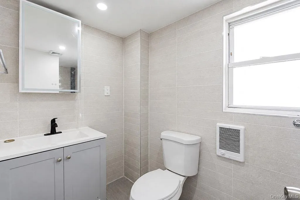 44 Broadway, New York, NY, 3 Bedrooms Bedrooms, 6 Rooms Rooms,1 BathroomBathrooms,Residential,For Rent,Broadway,0,1024113 44 Broadway, New York, NY, 3 Bedrooms Bedrooms, 6 Rooms Rooms,1 BathroomBathrooms,Residential,For Rent,Broadway,0,1024113
