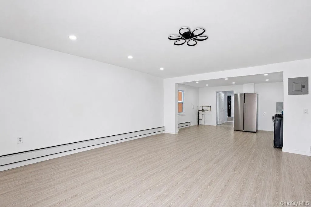 44 Broadway, New York, NY, 3 Bedrooms Bedrooms, 6 Rooms Rooms,1 BathroomBathrooms,Residential,For Rent,Broadway,0,1024113 44 Broadway, New York, NY, 3 Bedrooms Bedrooms, 6 Rooms Rooms,1 BathroomBathrooms,Residential,For Rent,Broadway,0,1024113