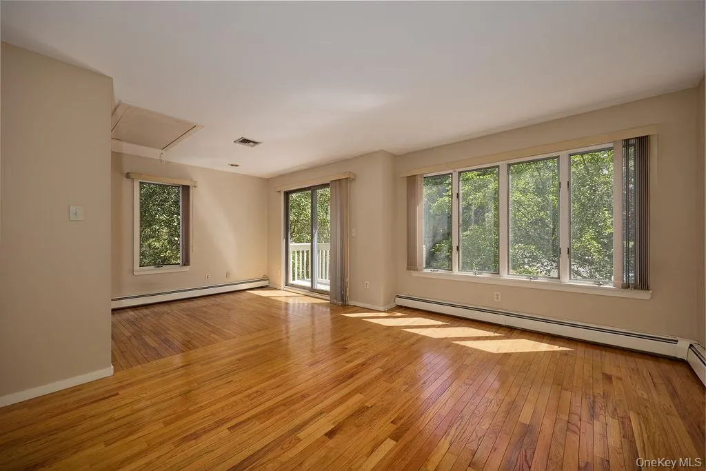 Imagine what you can do with this space in your Primary Bedroom Imagine what you can do with this space in your Primary Bedroom