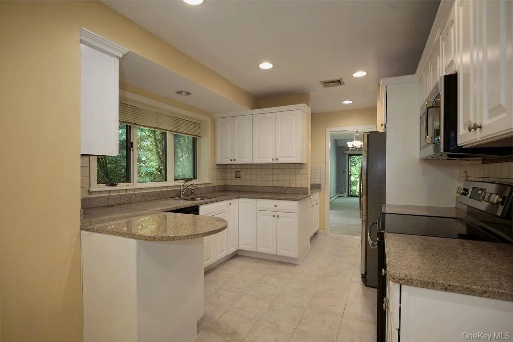 23 Evon Court, Scarsdale, NY, 3 Bedrooms Bedrooms, 6 Rooms Rooms,2 BathroomsBathrooms,Residential Lease,For Rent,Evon,0,1024119 23 Evon Court, Scarsdale, NY, 3 Bedrooms Bedrooms, 6 Rooms Rooms,2 BathroomsBathrooms,Residential Lease,For Rent,Evon,0,1024119