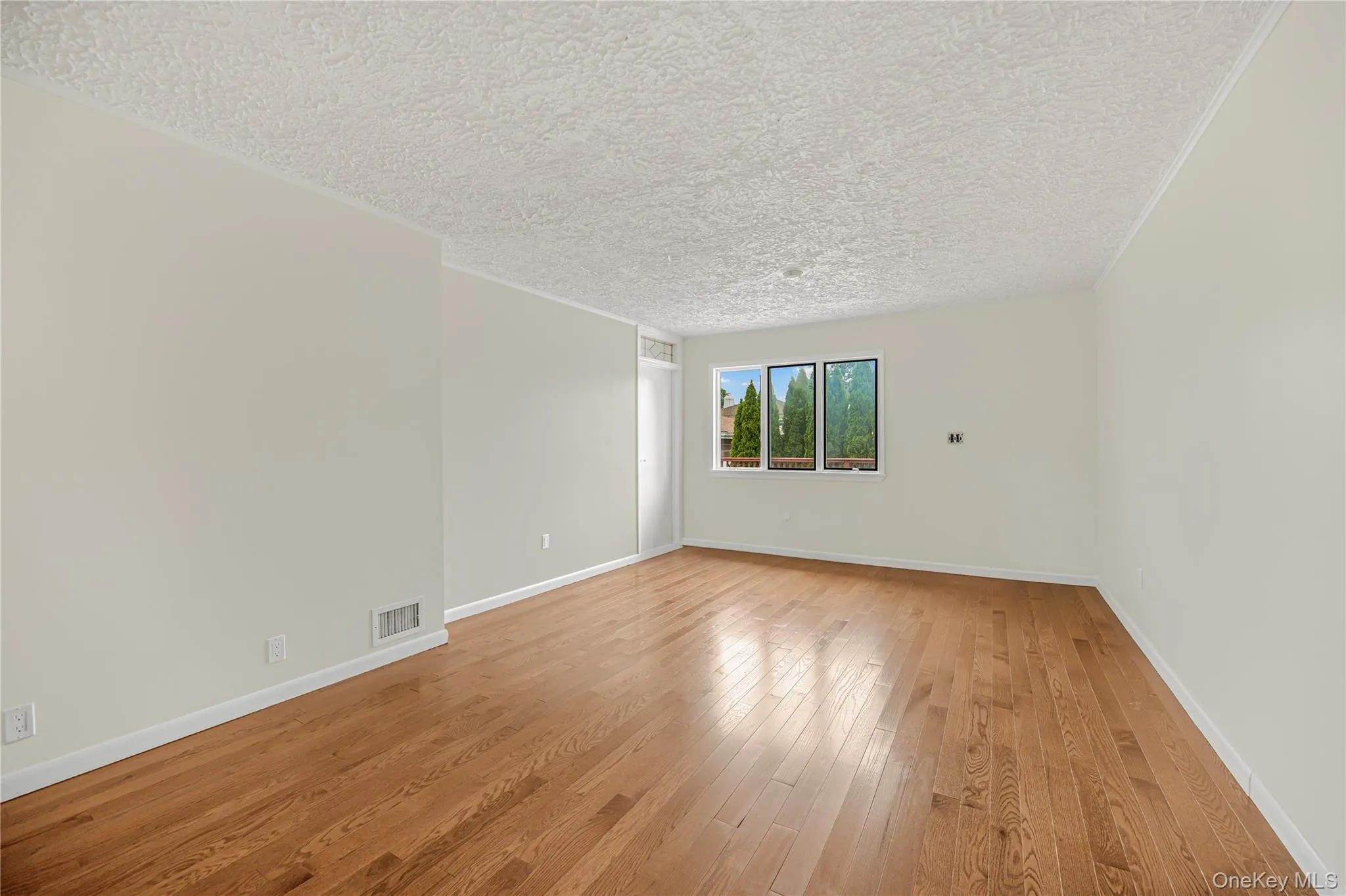 53 Holly Street, Yonkers, NY, 3 Bedrooms Bedrooms, 9 Rooms Rooms,1 BathroomBathrooms,Residential,For Rent,Holly,0,1024123 53 Holly Street, Yonkers, NY, 3 Bedrooms Bedrooms, 9 Rooms Rooms,1 BathroomBathrooms,Residential,For Rent,Holly,0,1024123