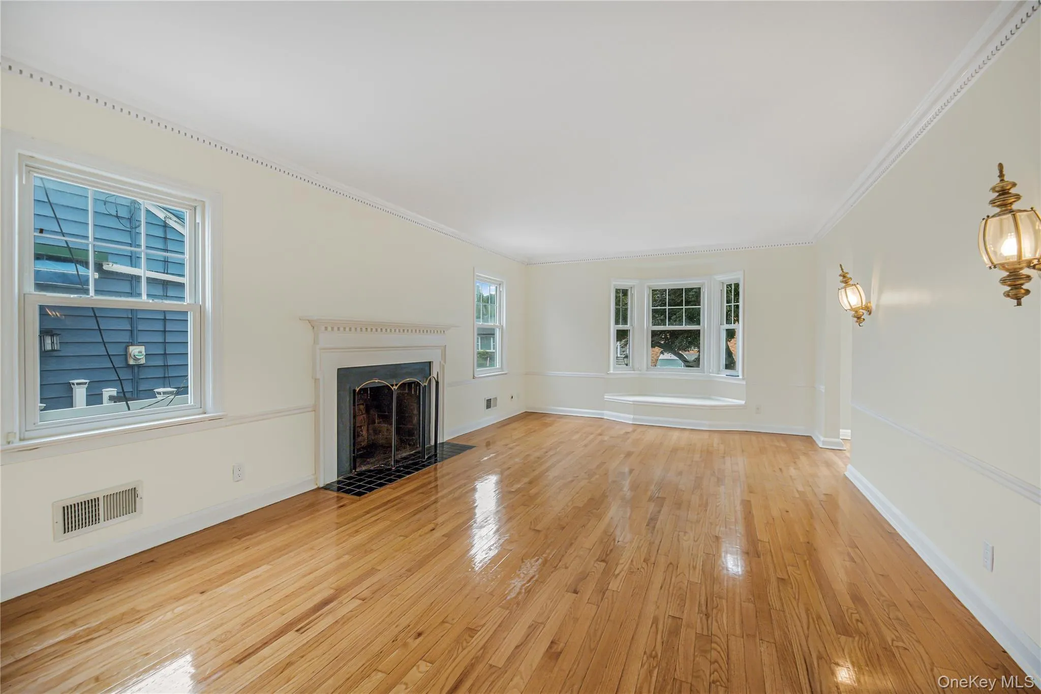 53 Holly Street, Yonkers, NY, 3 Bedrooms Bedrooms, 9 Rooms Rooms,1 BathroomBathrooms,Residential,For Rent,Holly,0,1024123 53 Holly Street, Yonkers, NY, 3 Bedrooms Bedrooms, 9 Rooms Rooms,1 BathroomBathrooms,Residential,For Rent,Holly,0,1024123