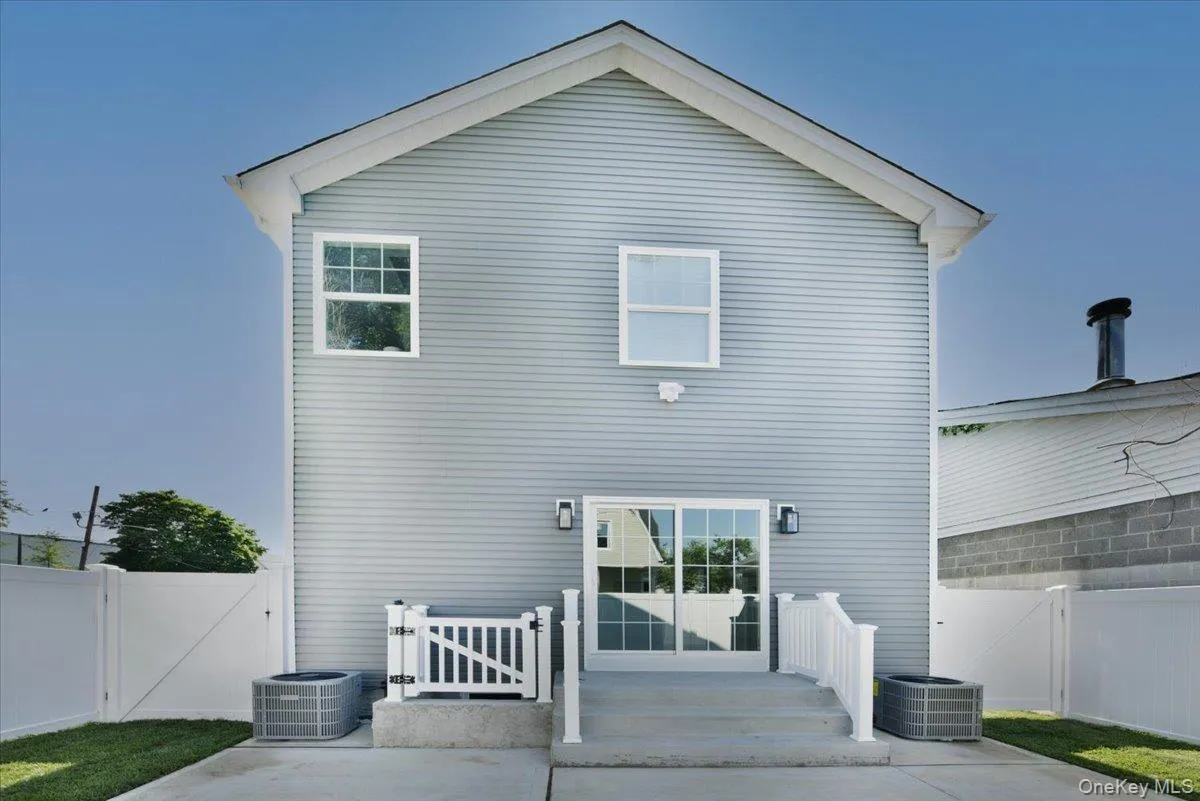 44 Bell Street, Hempstead, NY, 4 Bedrooms Bedrooms, 7 Rooms Rooms,3 BathroomsBathrooms,Residential,For Rent,Bell,0,1024132 44 Bell Street, Hempstead, NY, 4 Bedrooms Bedrooms, 7 Rooms Rooms,3 BathroomsBathrooms,Residential,For Rent,Bell,0,1024132