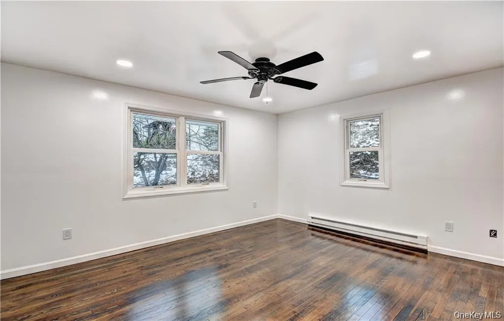 19 Lake Avenue, Monroe, NY, 3 Bedrooms Bedrooms, 6 Rooms Rooms,1 BathroomBathrooms,Residential Lease,For Rent,Lake,0,1024134 19 Lake Avenue, Monroe, NY, 3 Bedrooms Bedrooms, 6 Rooms Rooms,1 BathroomBathrooms,Residential Lease,For Rent,Lake,0,1024134