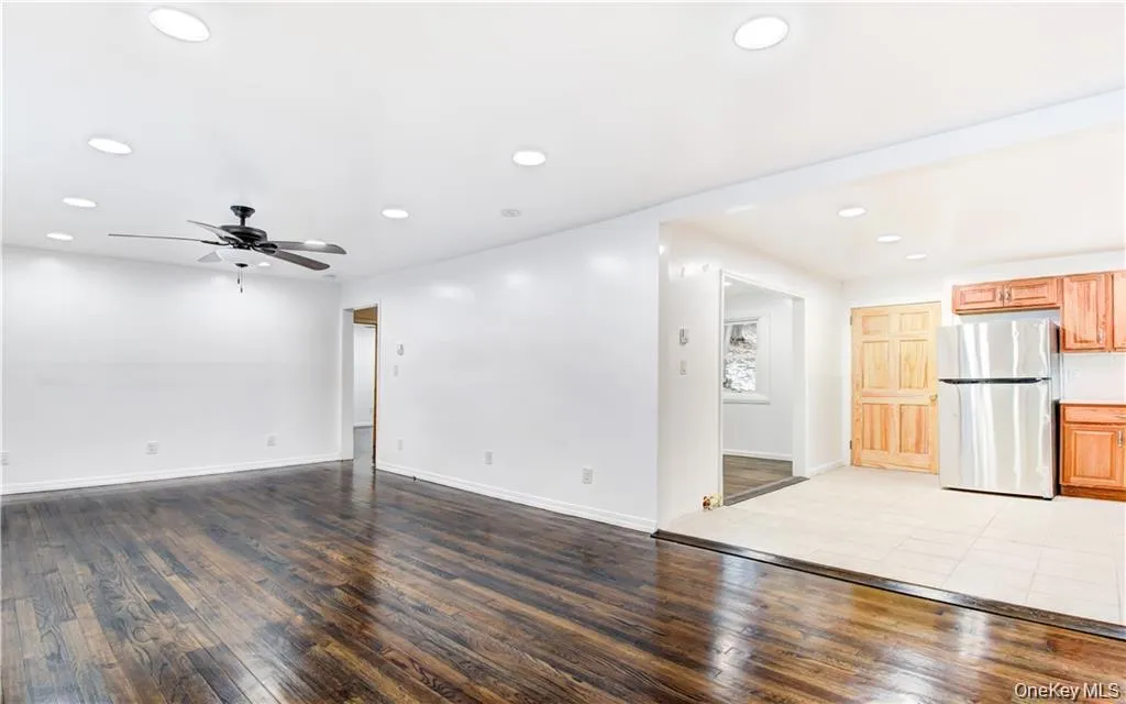 19 Lake Avenue, Monroe, NY, 3 Bedrooms Bedrooms, 6 Rooms Rooms,1 BathroomBathrooms,Residential Lease,For Rent,Lake,0,1024134 19 Lake Avenue, Monroe, NY, 3 Bedrooms Bedrooms, 6 Rooms Rooms,1 BathroomBathrooms,Residential Lease,For Rent,Lake,0,1024134