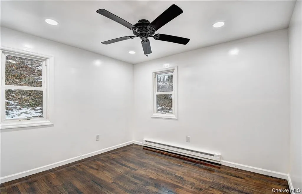 19 Lake Avenue, Monroe, NY, 3 Bedrooms Bedrooms, 6 Rooms Rooms,1 BathroomBathrooms,Residential Lease,For Rent,Lake,0,1024134 19 Lake Avenue, Monroe, NY, 3 Bedrooms Bedrooms, 6 Rooms Rooms,1 BathroomBathrooms,Residential Lease,For Rent,Lake,0,1024134