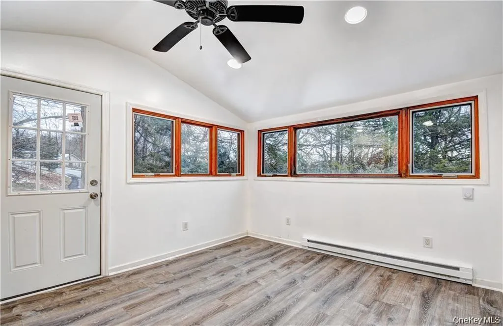 19 Lake Avenue, Monroe, NY, 3 Bedrooms Bedrooms, 6 Rooms Rooms,1 BathroomBathrooms,Residential Lease,For Rent,Lake,0,1024134 19 Lake Avenue, Monroe, NY, 3 Bedrooms Bedrooms, 6 Rooms Rooms,1 BathroomBathrooms,Residential Lease,For Rent,Lake,0,1024134