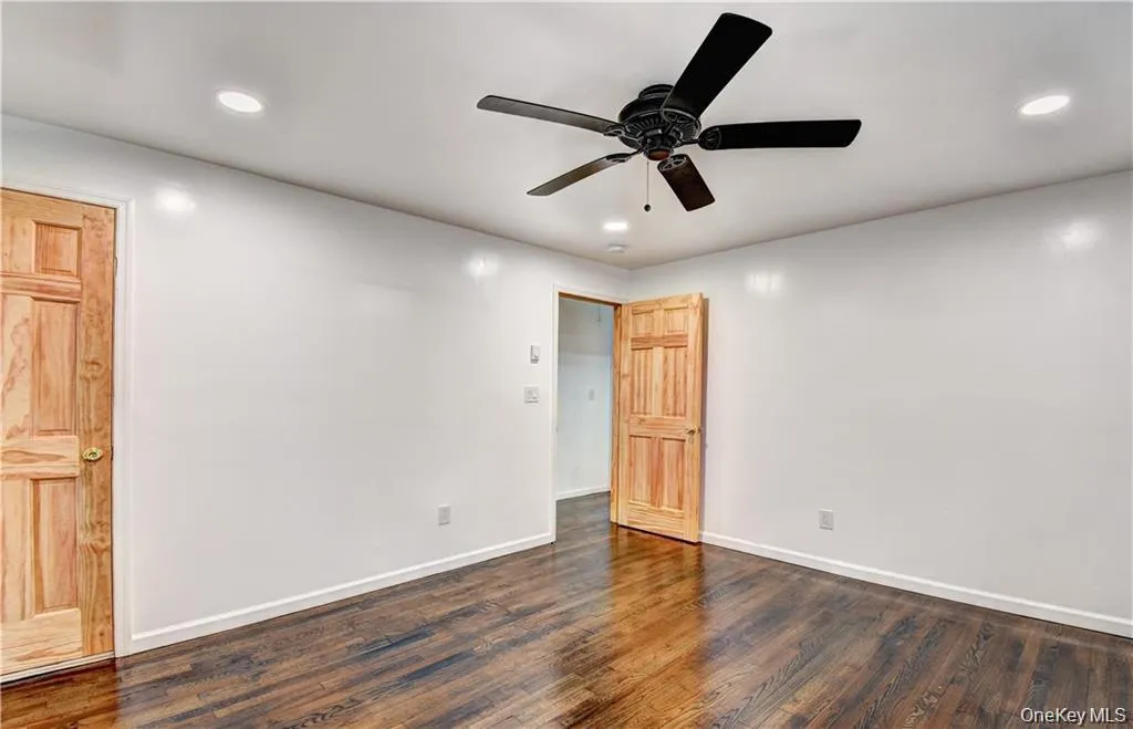 19 Lake Avenue, Monroe, NY, 3 Bedrooms Bedrooms, 6 Rooms Rooms,1 BathroomBathrooms,Residential Lease,For Rent,Lake,0,1024134 19 Lake Avenue, Monroe, NY, 3 Bedrooms Bedrooms, 6 Rooms Rooms,1 BathroomBathrooms,Residential Lease,For Rent,Lake,0,1024134