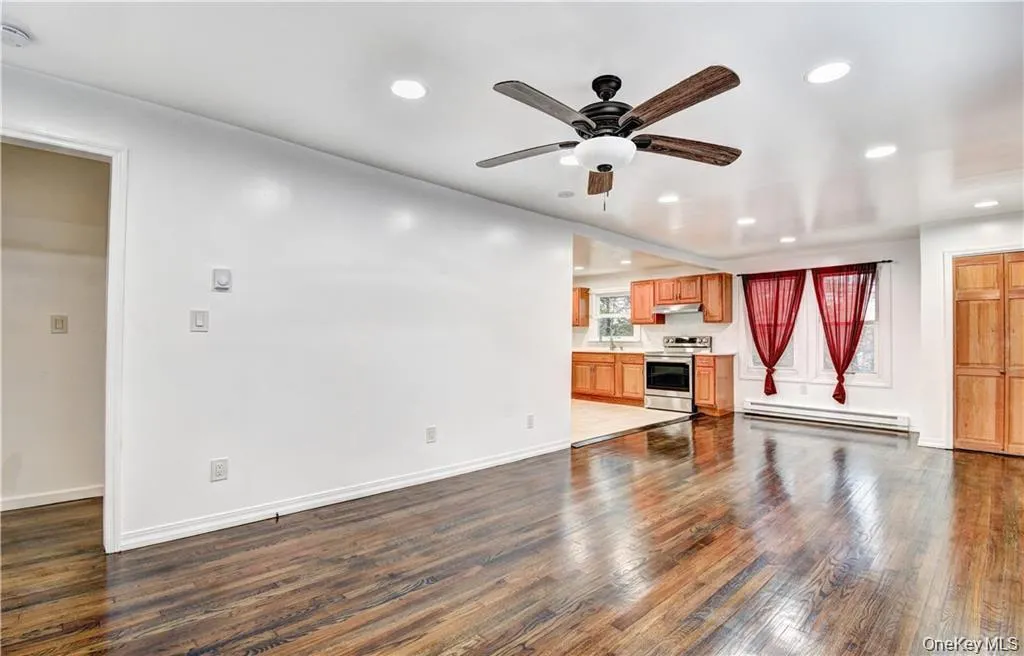 19 Lake Avenue, Monroe, NY, 3 Bedrooms Bedrooms, 6 Rooms Rooms,1 BathroomBathrooms,Residential Lease,For Rent,Lake,0,1024134 19 Lake Avenue, Monroe, NY, 3 Bedrooms Bedrooms, 6 Rooms Rooms,1 BathroomBathrooms,Residential Lease,For Rent,Lake,0,1024134