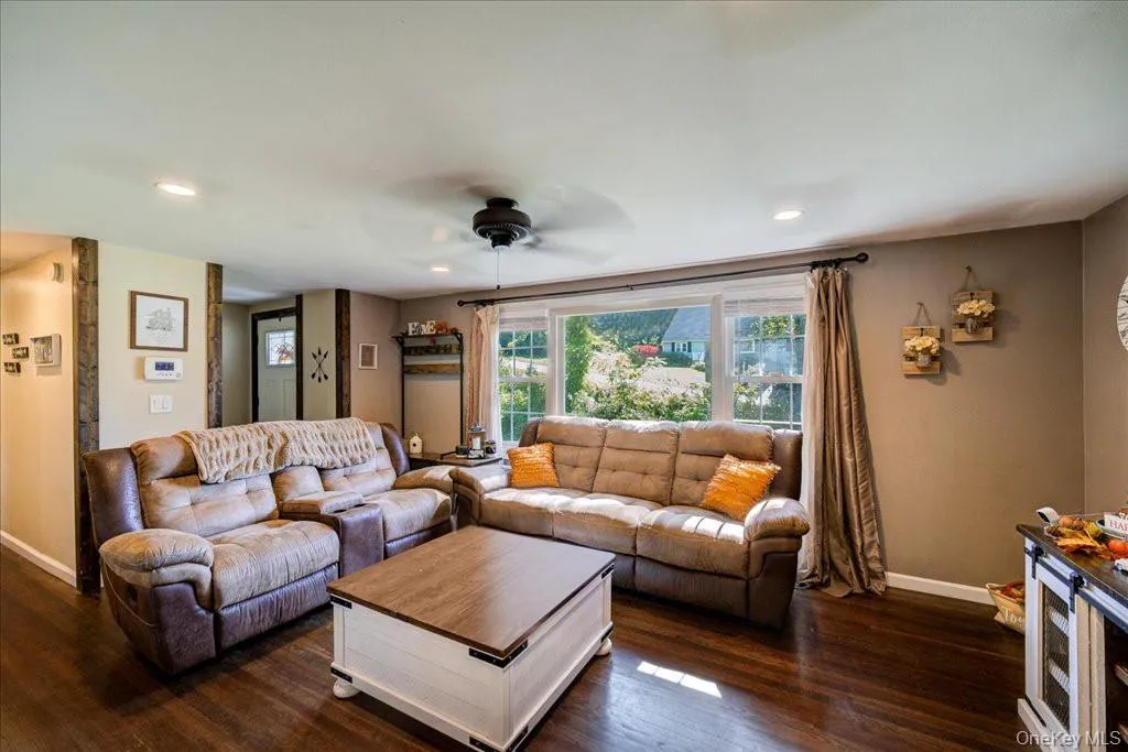 63 Martin Road, Pleasant Valley, NY, 3 Bedrooms Bedrooms, 9 Rooms Rooms,1 BathroomBathrooms,Residential,For Rent,Martin,0,1024143 63 Martin Road, Pleasant Valley, NY, 3 Bedrooms Bedrooms, 9 Rooms Rooms,1 BathroomBathrooms,Residential,For Rent,Martin,0,1024143