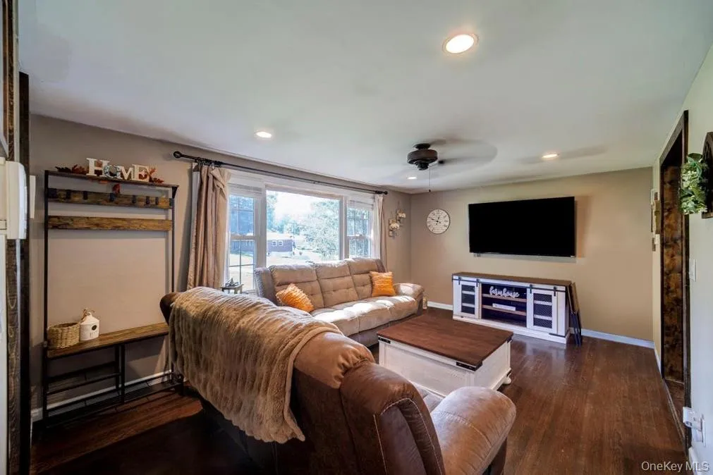 63 Martin Road, Pleasant Valley, NY, 3 Bedrooms Bedrooms, 9 Rooms Rooms,1 BathroomBathrooms,Residential,For Rent,Martin,0,1024143 63 Martin Road, Pleasant Valley, NY, 3 Bedrooms Bedrooms, 9 Rooms Rooms,1 BathroomBathrooms,Residential,For Rent,Martin,0,1024143