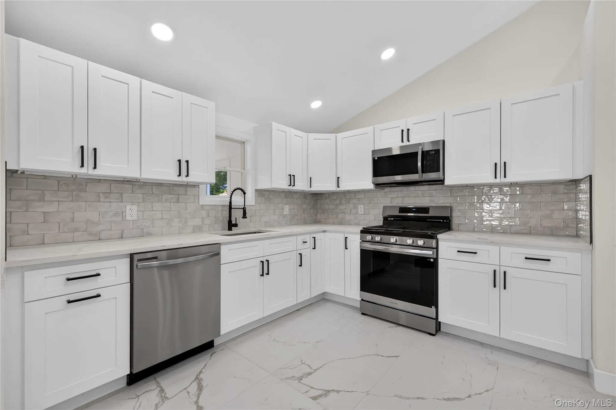 42 Crestwood Lane, Brookhaven, NY, 5 Bedrooms Bedrooms, 13 Rooms Rooms,3 BathroomsBathrooms,Residential,For Rent,Crestwood,0,1024144 42 Crestwood Lane, Brookhaven, NY, 5 Bedrooms Bedrooms, 13 Rooms Rooms,3 BathroomsBathrooms,Residential,For Rent,Crestwood,0,1024144