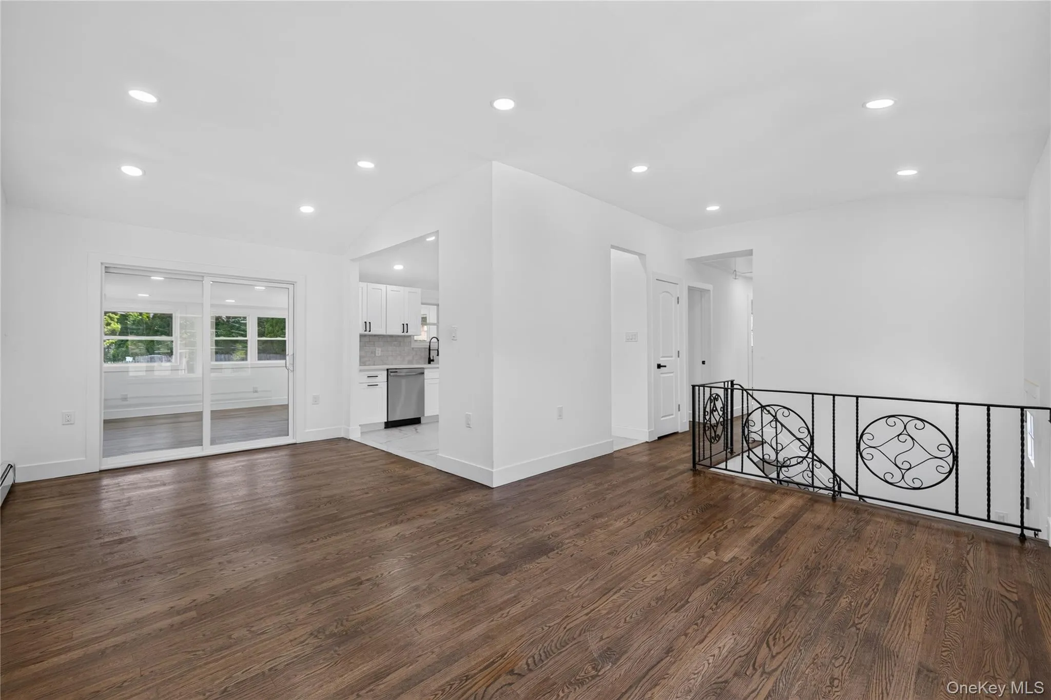 42 Crestwood Lane, Brookhaven, NY, 5 Bedrooms Bedrooms, 13 Rooms Rooms,3 BathroomsBathrooms,Residential,For Rent,Crestwood,0,1024144 42 Crestwood Lane, Brookhaven, NY, 5 Bedrooms Bedrooms, 13 Rooms Rooms,3 BathroomsBathrooms,Residential,For Rent,Crestwood,0,1024144