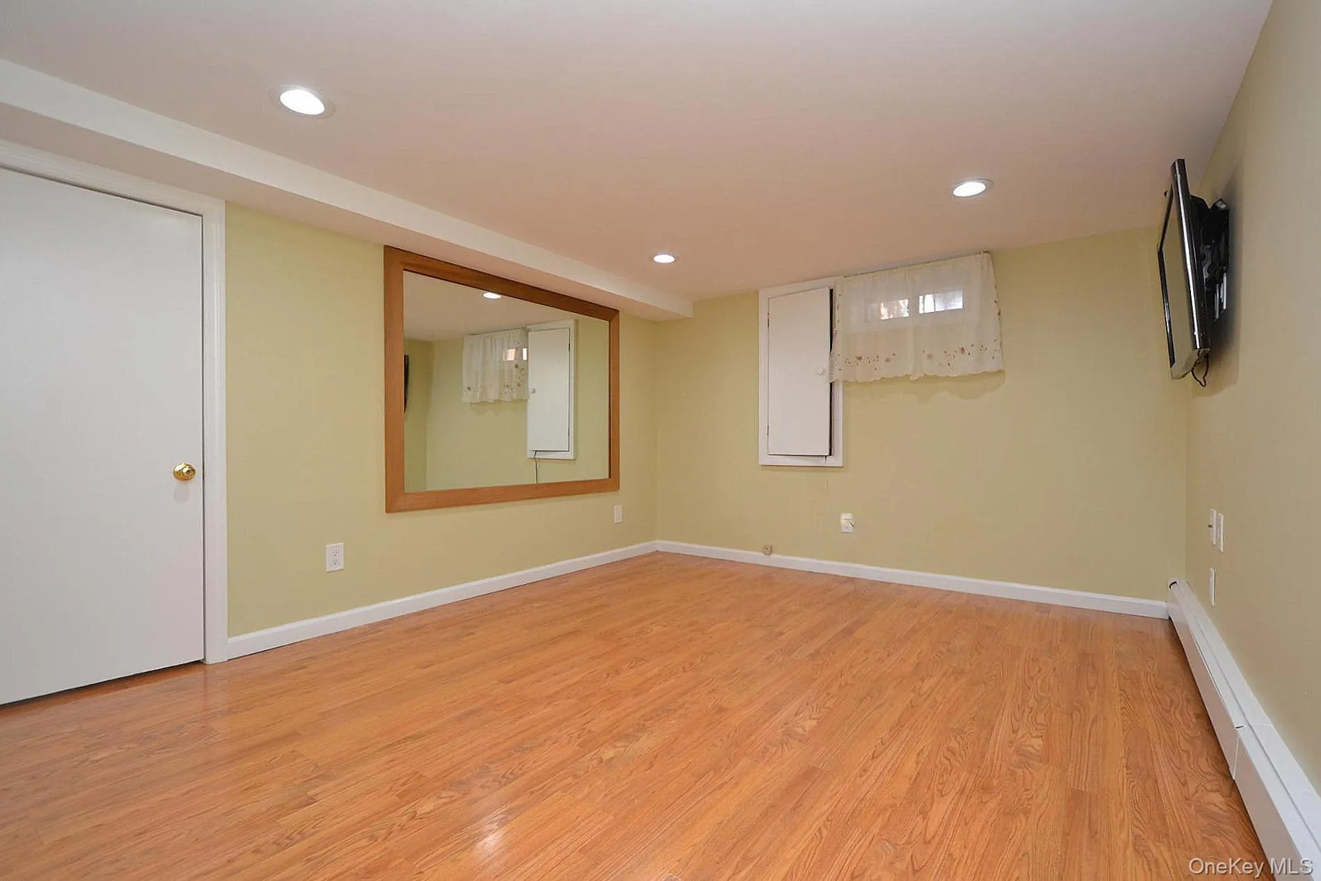 82 Stahley Street, Islip, NY, 4 Bedrooms Bedrooms, 6 Rooms Rooms,3 BathroomsBathrooms,Residential,For Rent,Stahley,0,1024146 82 Stahley Street, Islip, NY, 4 Bedrooms Bedrooms, 6 Rooms Rooms,3 BathroomsBathrooms,Residential,For Rent,Stahley,0,1024146