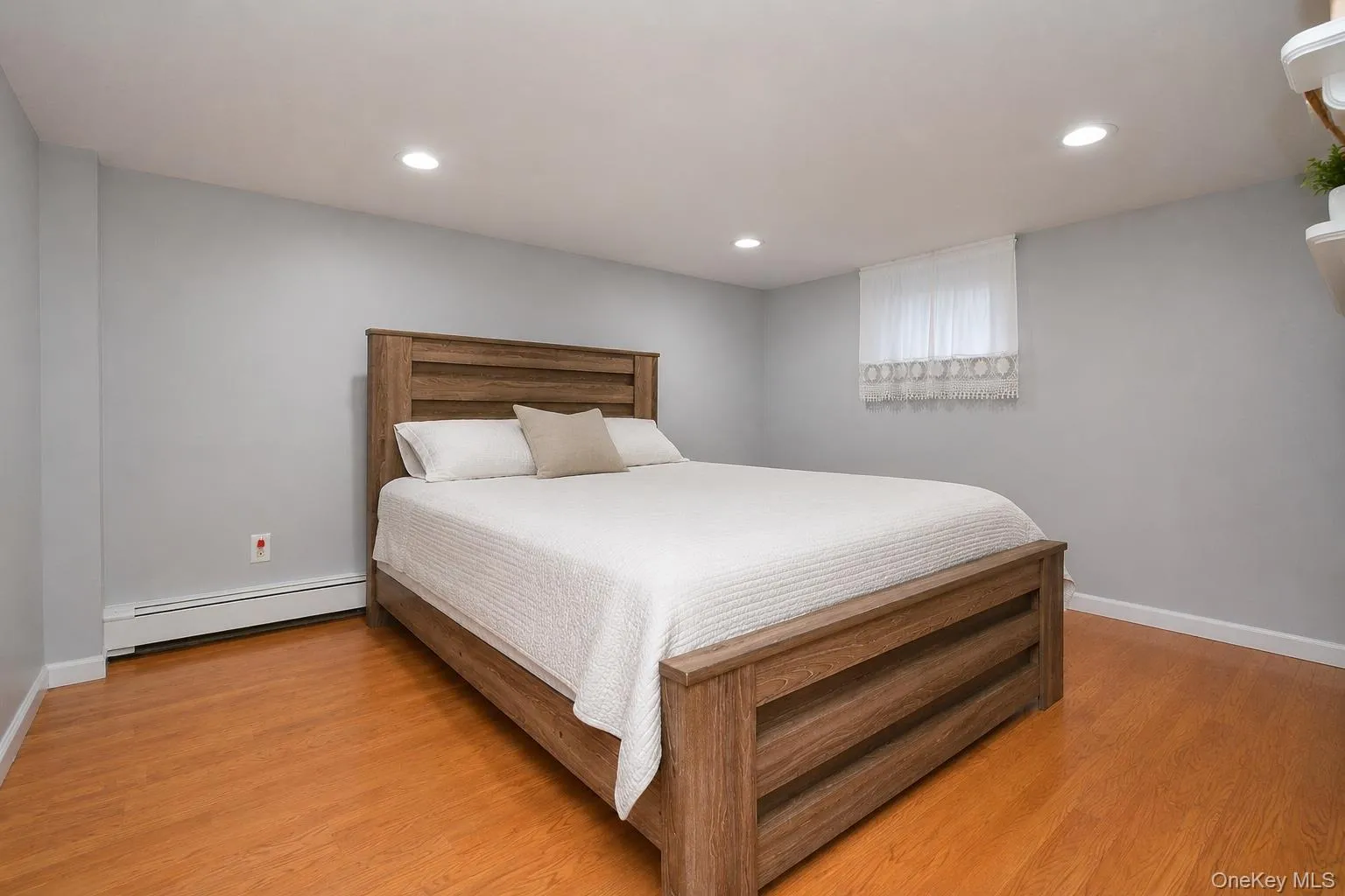 82 Stahley Street, Islip, NY, 4 Bedrooms Bedrooms, 6 Rooms Rooms,3 BathroomsBathrooms,Residential,For Rent,Stahley,0,1024146 82 Stahley Street, Islip, NY, 4 Bedrooms Bedrooms, 6 Rooms Rooms,3 BathroomsBathrooms,Residential,For Rent,Stahley,0,1024146