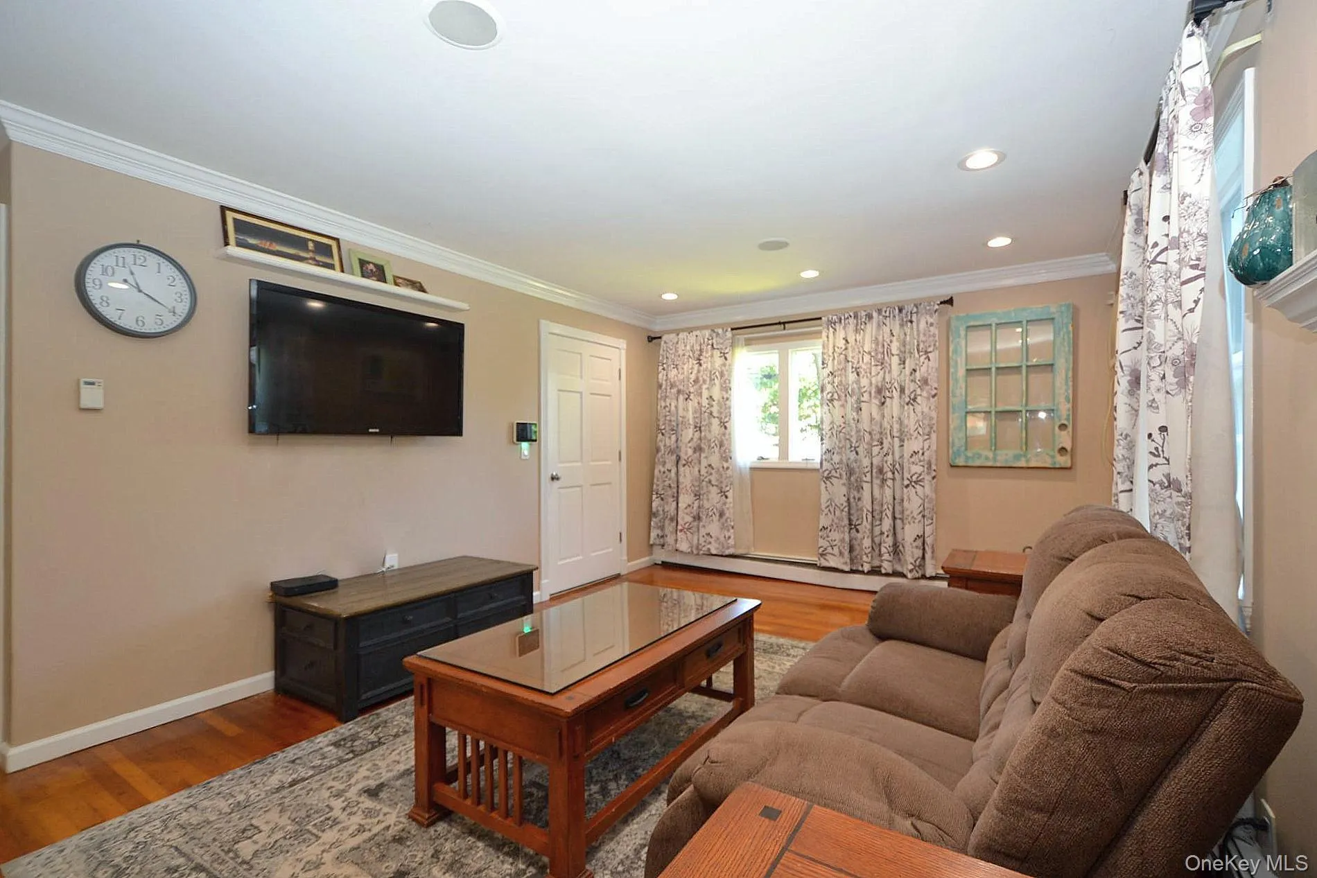 82 Stahley Street, Islip, NY, 4 Bedrooms Bedrooms, 6 Rooms Rooms,3 BathroomsBathrooms,Residential,For Rent,Stahley,0,1024146 82 Stahley Street, Islip, NY, 4 Bedrooms Bedrooms, 6 Rooms Rooms,3 BathroomsBathrooms,Residential,For Rent,Stahley,0,1024146