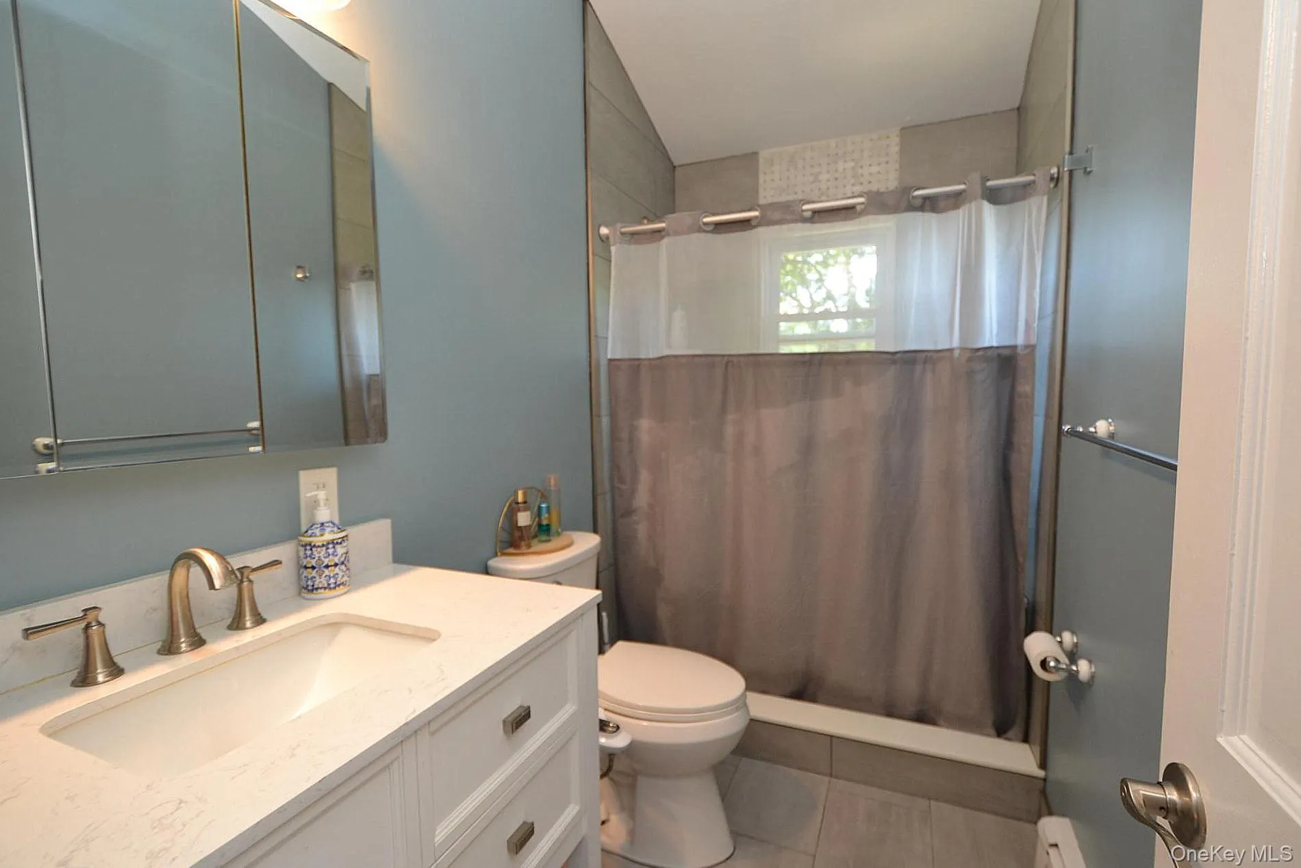 82 Stahley Street, Islip, NY, 4 Bedrooms Bedrooms, 6 Rooms Rooms,3 BathroomsBathrooms,Residential,For Rent,Stahley,0,1024146 82 Stahley Street, Islip, NY, 4 Bedrooms Bedrooms, 6 Rooms Rooms,3 BathroomsBathrooms,Residential,For Rent,Stahley,0,1024146