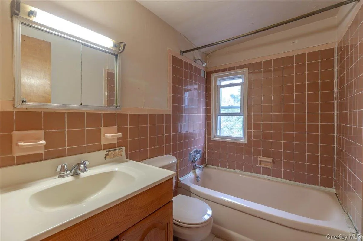 72 Twin Avenue, Ramapo, NY, 4 Bedrooms Bedrooms, 7 Rooms Rooms,2 BathroomsBathrooms,Residential,For Rent,Twin,0,1024151 72 Twin Avenue, Ramapo, NY, 4 Bedrooms Bedrooms, 7 Rooms Rooms,2 BathroomsBathrooms,Residential,For Rent,Twin,0,1024151