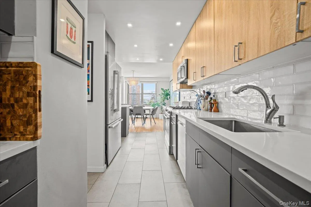 2500 Johnson Avenue, New York, NY, 2 Bedrooms Bedrooms, 4 Rooms Rooms,2 BathroomsBathrooms,Residential,For Rent,Johnson,0,1024153 2500 Johnson Avenue, New York, NY, 2 Bedrooms Bedrooms, 4 Rooms Rooms,2 BathroomsBathrooms,Residential,For Rent,Johnson,0,1024153