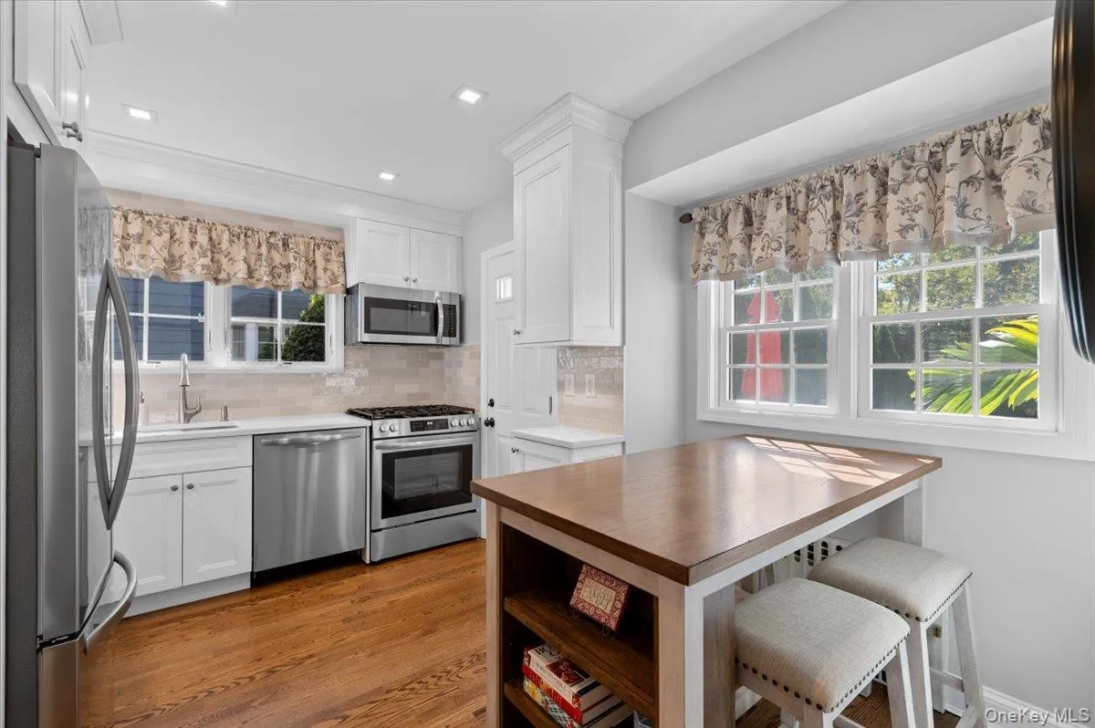 96 Huntington Road, Hempstead, NY, 3 Bedrooms Bedrooms, 7 Rooms Rooms,1 BathroomBathrooms,Residential,For Rent,Huntington,0,1024155 96 Huntington Road, Hempstead, NY, 3 Bedrooms Bedrooms, 7 Rooms Rooms,1 BathroomBathrooms,Residential,For Rent,Huntington,0,1024155