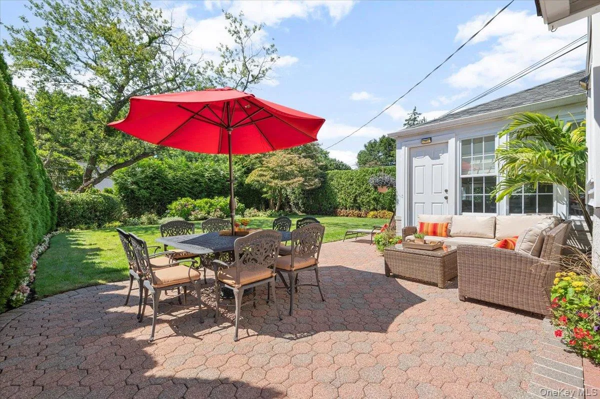 96 Huntington Road, Hempstead, NY, 3 Bedrooms Bedrooms, 7 Rooms Rooms,1 BathroomBathrooms,Residential,For Rent,Huntington,0,1024155 96 Huntington Road, Hempstead, NY, 3 Bedrooms Bedrooms, 7 Rooms Rooms,1 BathroomBathrooms,Residential,For Rent,Huntington,0,1024155