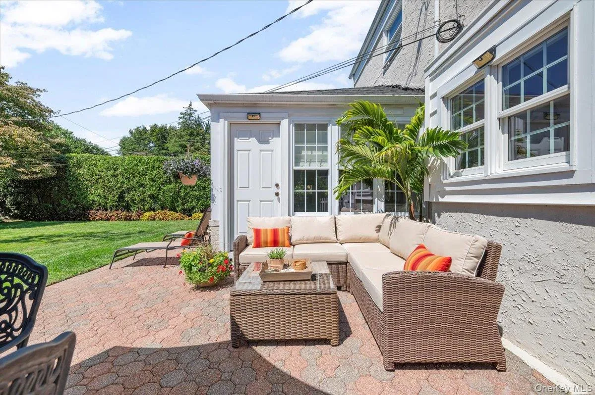 96 Huntington Road, Hempstead, NY, 3 Bedrooms Bedrooms, 7 Rooms Rooms,1 BathroomBathrooms,Residential,For Rent,Huntington,0,1024155 96 Huntington Road, Hempstead, NY, 3 Bedrooms Bedrooms, 7 Rooms Rooms,1 BathroomBathrooms,Residential,For Rent,Huntington,0,1024155