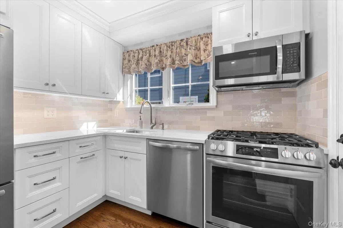 96 Huntington Road, Hempstead, NY, 3 Bedrooms Bedrooms, 7 Rooms Rooms,1 BathroomBathrooms,Residential,For Rent,Huntington,0,1024155 96 Huntington Road, Hempstead, NY, 3 Bedrooms Bedrooms, 7 Rooms Rooms,1 BathroomBathrooms,Residential,For Rent,Huntington,0,1024155