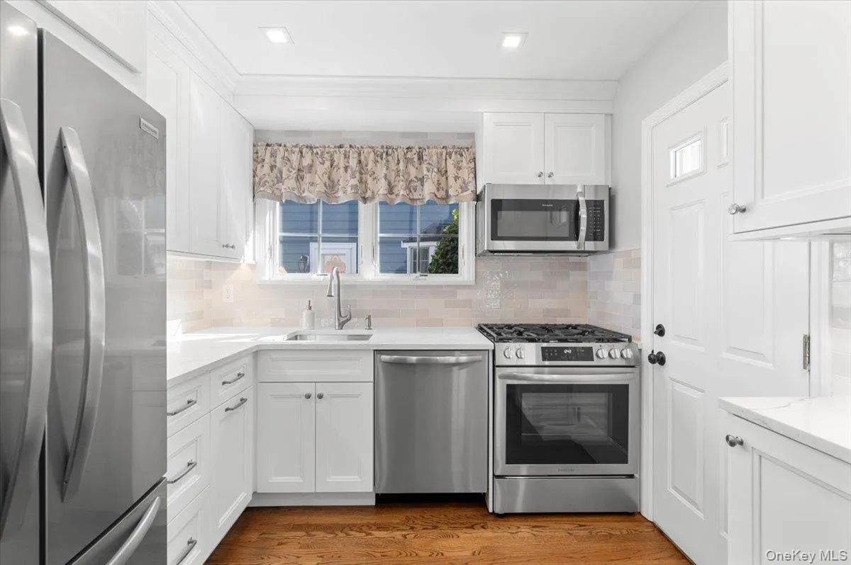96 Huntington Road, Hempstead, NY, 3 Bedrooms Bedrooms, 7 Rooms Rooms,1 BathroomBathrooms,Residential,For Rent,Huntington,0,1024155 96 Huntington Road, Hempstead, NY, 3 Bedrooms Bedrooms, 7 Rooms Rooms,1 BathroomBathrooms,Residential,For Rent,Huntington,0,1024155