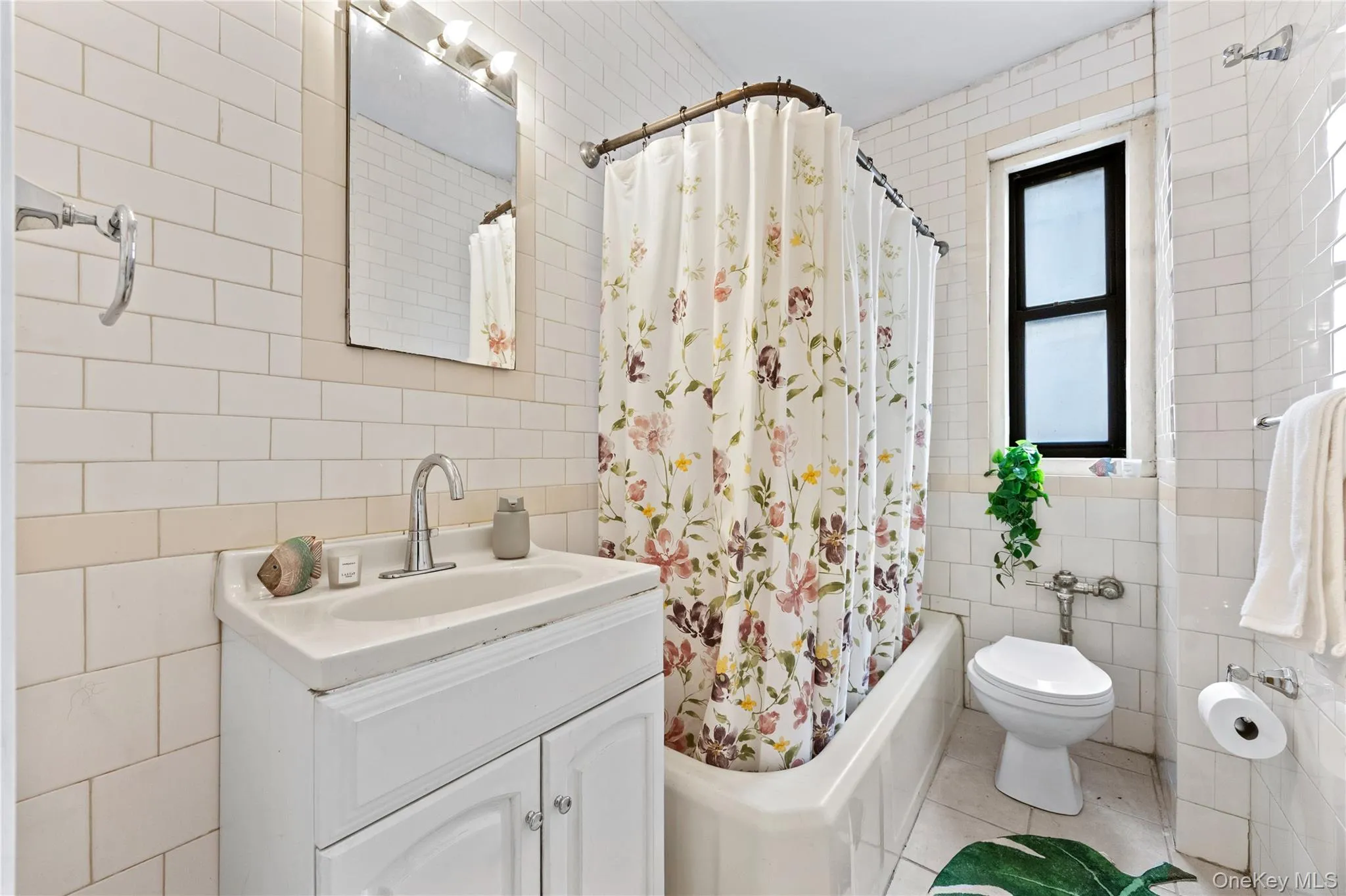 35-35 75th Street, New York, NY, 1 Bedroom Bedrooms, 4 Rooms Rooms,1 BathroomBathrooms,Residential,For Rent,75th,0,1024159 35-35 75th Street, New York, NY, 1 Bedroom Bedrooms, 4 Rooms Rooms,1 BathroomBathrooms,Residential,For Rent,75th,0,1024159