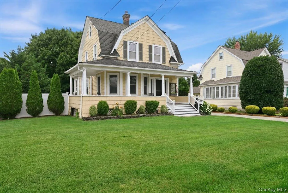 991 Cottage Place, Hempstead, NY, 3 Bedrooms Bedrooms, 7 Rooms Rooms,1 BathroomBathrooms,Residential,For Rent,Cottage,0,1024162 991 Cottage Place, Hempstead, NY, 3 Bedrooms Bedrooms, 7 Rooms Rooms,1 BathroomBathrooms,Residential,For Rent,Cottage,0,1024162