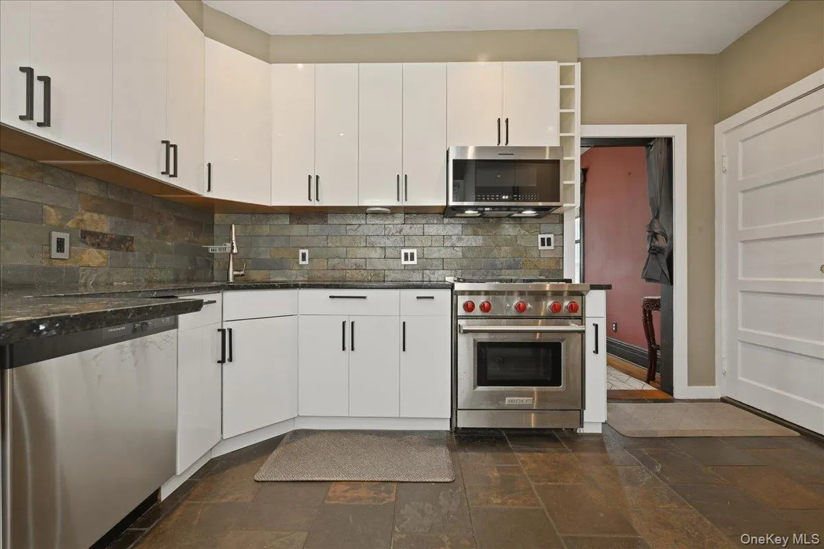 991 Cottage Place, Hempstead, NY, 3 Bedrooms Bedrooms, 7 Rooms Rooms,1 BathroomBathrooms,Residential,For Rent,Cottage,0,1024162 991 Cottage Place, Hempstead, NY, 3 Bedrooms Bedrooms, 7 Rooms Rooms,1 BathroomBathrooms,Residential,For Rent,Cottage,0,1024162