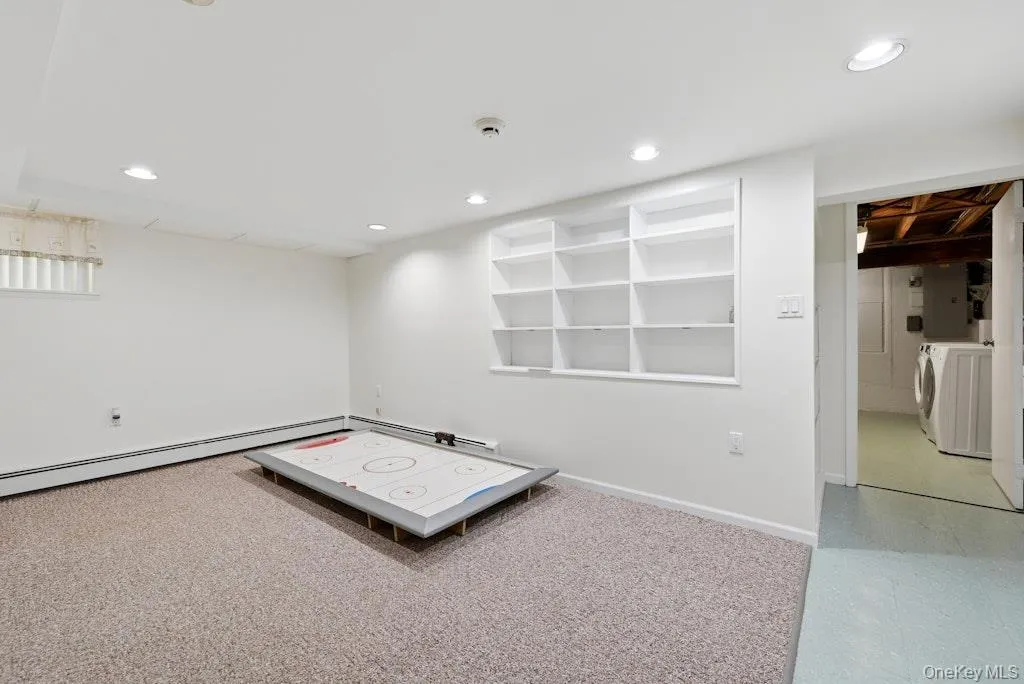 30 Harriet Drive, Oyster Bay, NY, 3 Bedrooms Bedrooms, 8 Rooms Rooms,2 BathroomsBathrooms,Residential,For Rent,Harriet,0,1024168 30 Harriet Drive, Oyster Bay, NY, 3 Bedrooms Bedrooms, 8 Rooms Rooms,2 BathroomsBathrooms,Residential,For Rent,Harriet,0,1024168