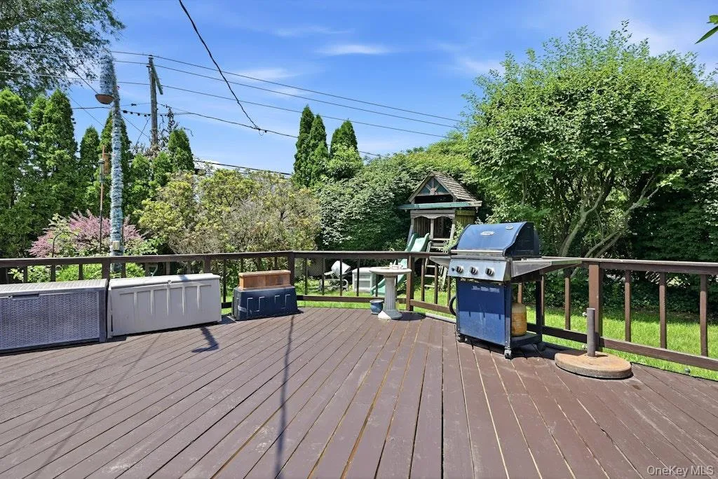30 Harriet Drive, Oyster Bay, NY, 3 Bedrooms Bedrooms, 8 Rooms Rooms,2 BathroomsBathrooms,Residential,For Rent,Harriet,0,1024168 30 Harriet Drive, Oyster Bay, NY, 3 Bedrooms Bedrooms, 8 Rooms Rooms,2 BathroomsBathrooms,Residential,For Rent,Harriet,0,1024168