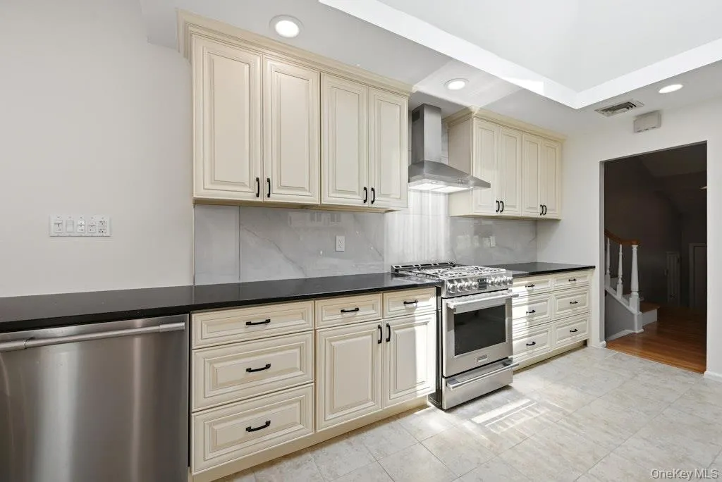 30 Harriet Drive, Oyster Bay, NY, 3 Bedrooms Bedrooms, 8 Rooms Rooms,2 BathroomsBathrooms,Residential,For Rent,Harriet,0,1024168 30 Harriet Drive, Oyster Bay, NY, 3 Bedrooms Bedrooms, 8 Rooms Rooms,2 BathroomsBathrooms,Residential,For Rent,Harriet,0,1024168