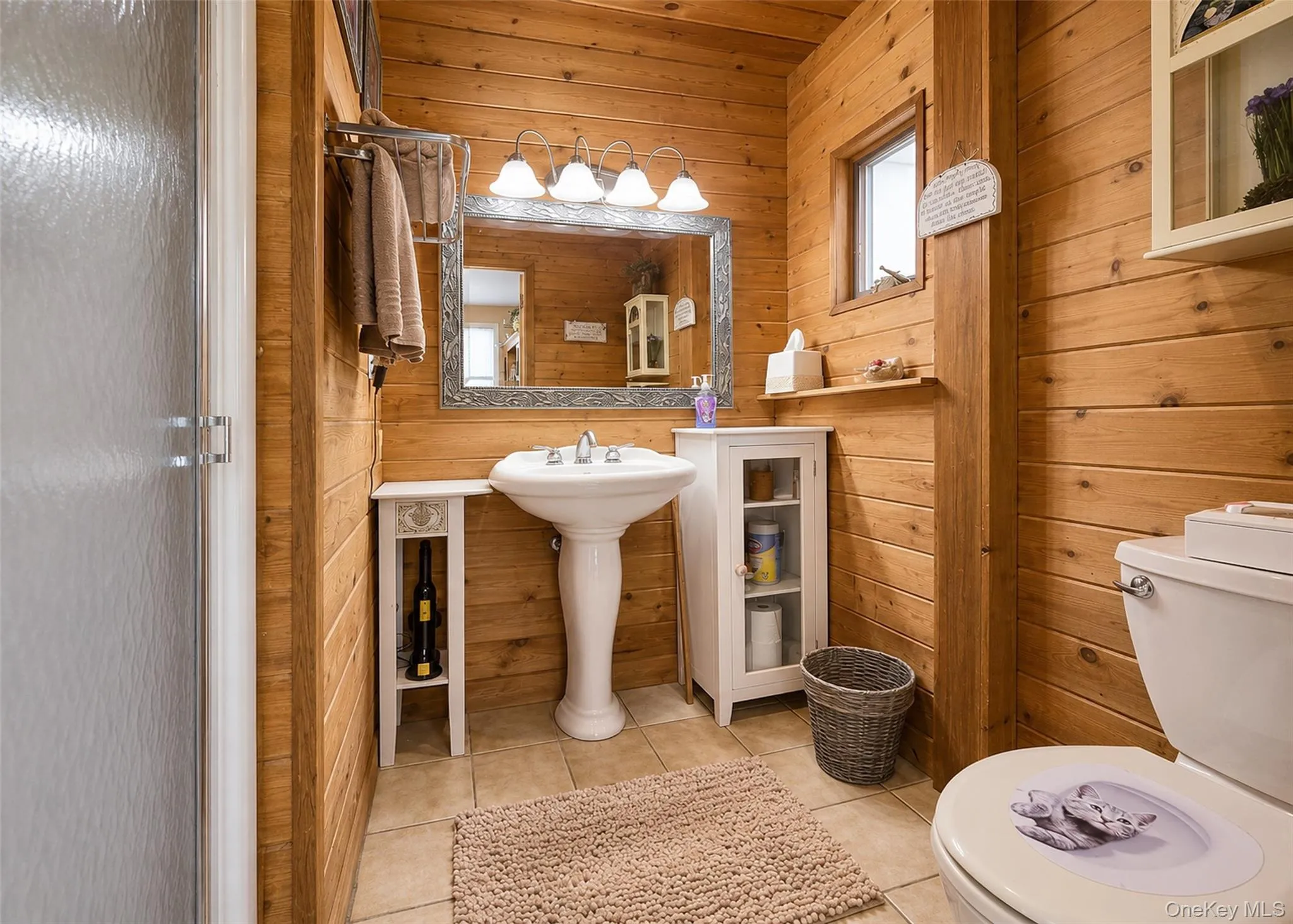 Upper Level - Full Bath Off The Den With Pedestal Sink. Upper Level - Full Bath Off The Den With Pedestal Sink.