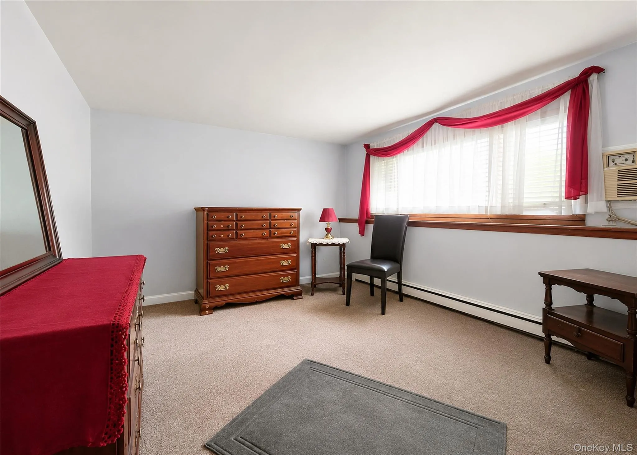 Lower Level - Bedrm With Picture Window & W/W Carpet. Lower Level - Bedrm With Picture Window & W/W Carpet.
