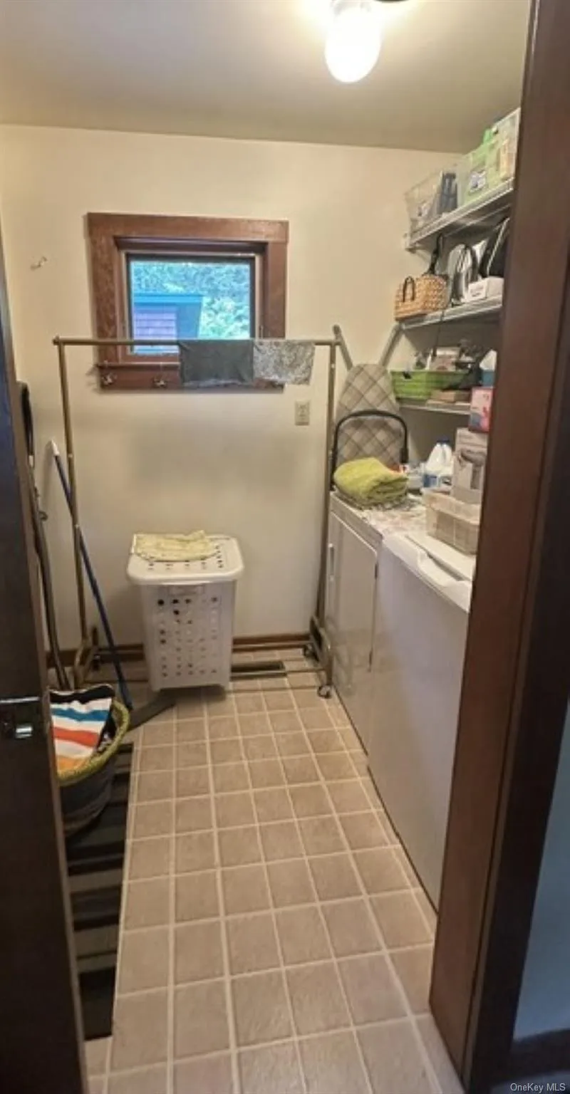 44 Lynn Avenue, Southampton, NY, 3 Bedrooms Bedrooms, 6 Rooms Rooms,2 BathroomsBathrooms,Residential Lease,For Rent,Lynn,0,1024177 44 Lynn Avenue, Southampton, NY, 3 Bedrooms Bedrooms, 6 Rooms Rooms,2 BathroomsBathrooms,Residential Lease,For Rent,Lynn,0,1024177
