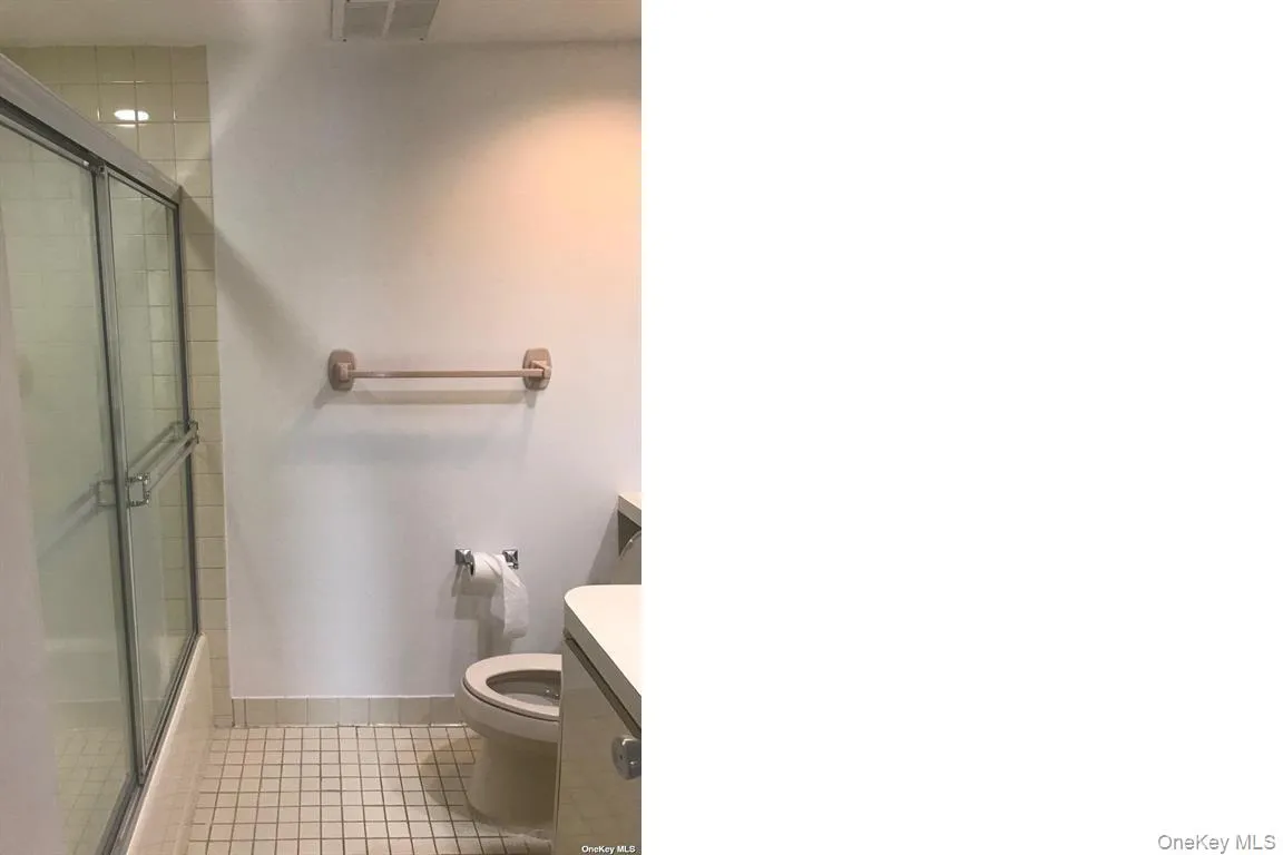 88 Cuttermill Road, North Hempstead, NY, 2 Bedrooms Bedrooms, 7 Rooms Rooms,2 BathroomsBathrooms,Residential Lease,For Rent,Cuttermill,0,1024185 88 Cuttermill Road, North Hempstead, NY, 2 Bedrooms Bedrooms, 7 Rooms Rooms,2 BathroomsBathrooms,Residential Lease,For Rent,Cuttermill,0,1024185